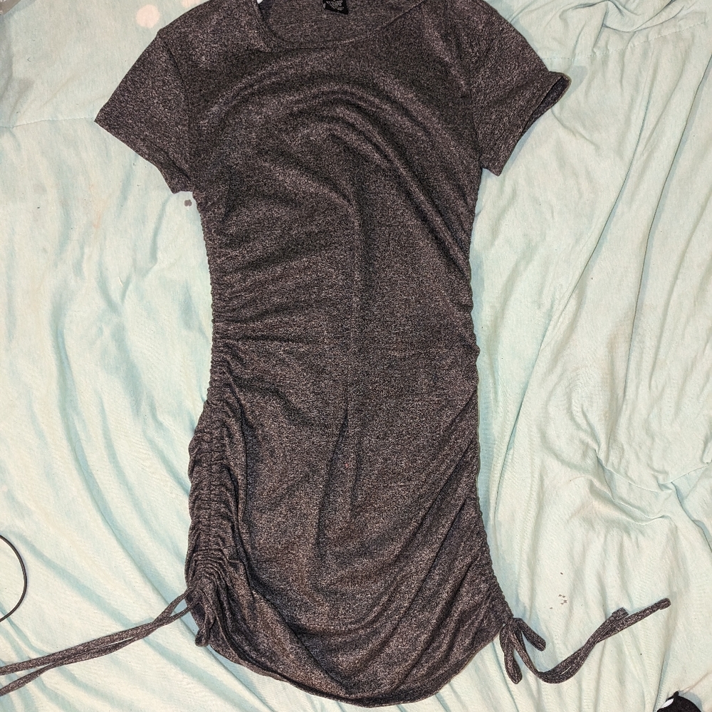 Dresses - Picture 9 of 9